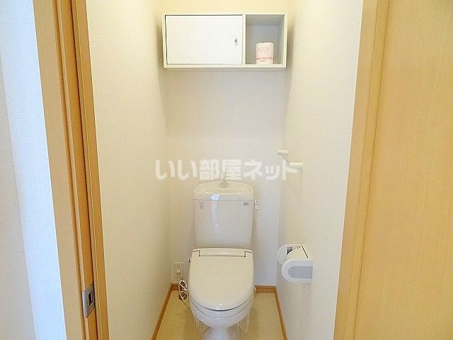 【伊賀市緑ケ丘南町のアパートのトイレ】