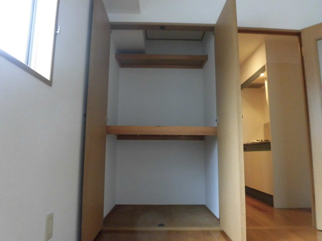 収納　＊同物件、別部屋になります。