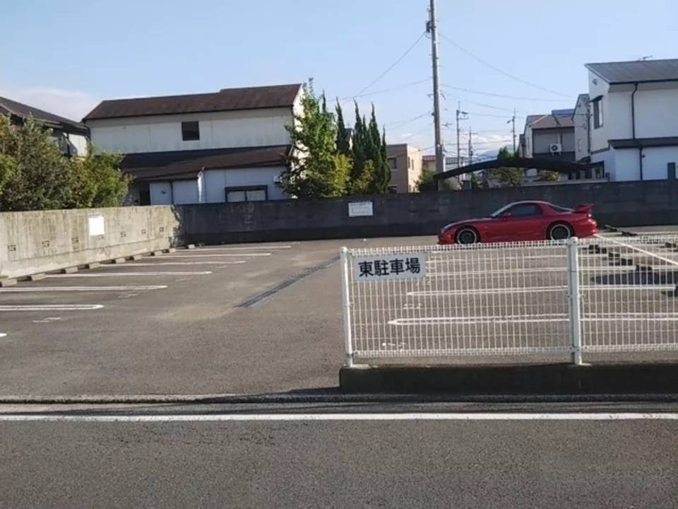 駐車場　駐車場