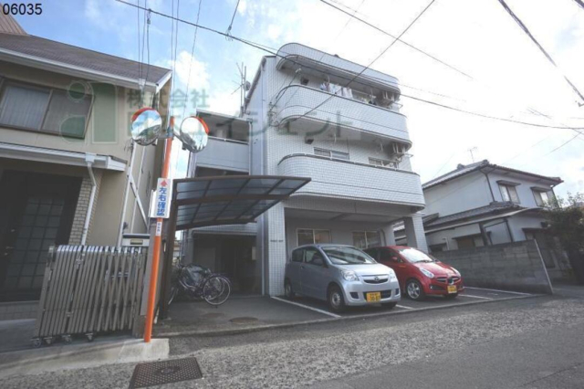 松山市木屋町のマンションの建物外観