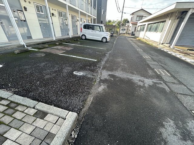 【ハーベストの駐車場】