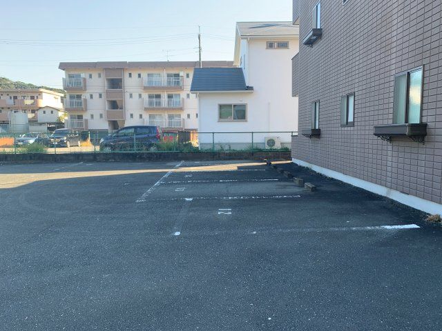 【掛川市杉谷のアパートの駐車場】