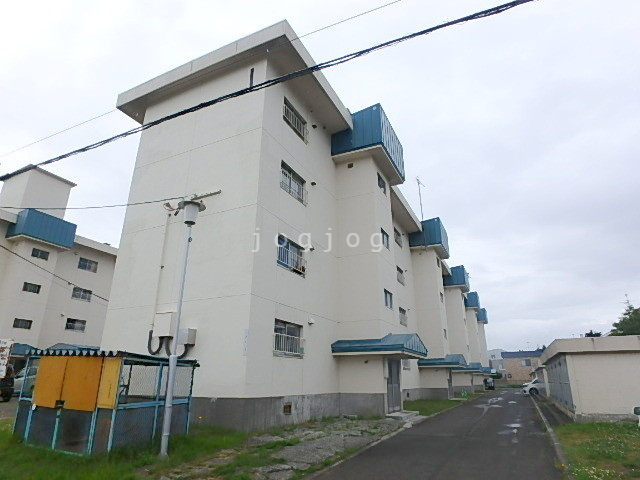 札幌市豊平区福住二条のマンションの建物外観