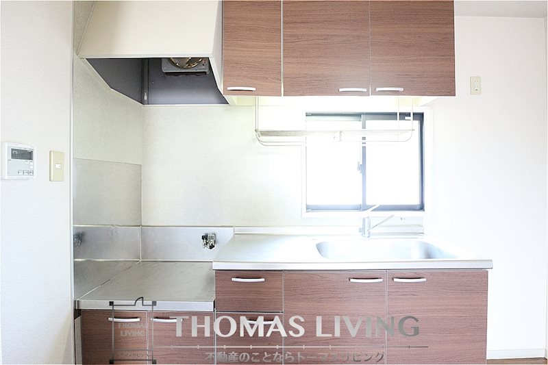 キッチン　調理スペースが十分に確保できるキッチンです。