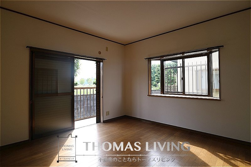 居室・リビング　2面採光で日当たり良好です。