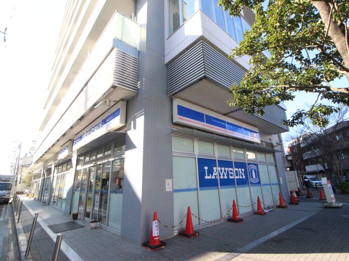 コンビニ　ローソン 茅ヶ崎駅南口（コンビニ）まで183m