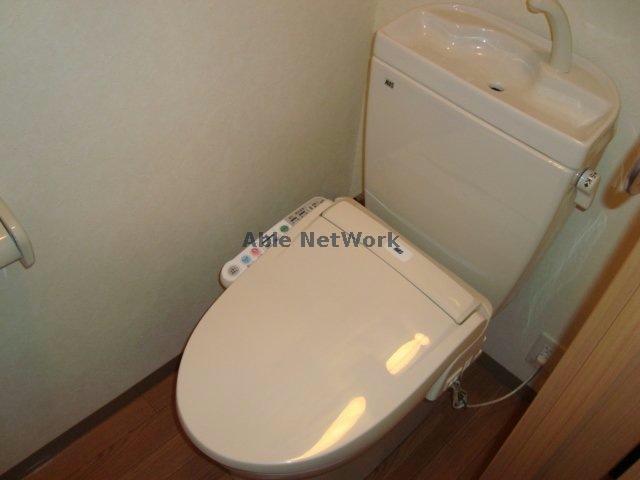 トイレ　温水洗浄便座