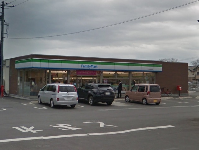 コンビニ　ファミリーマート（コンビニ）まで380m