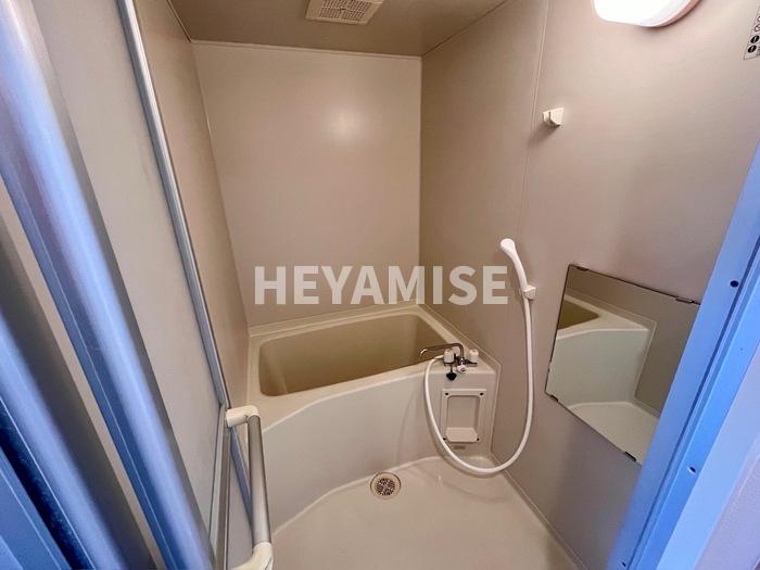 バス・シャワールーム　※室内画像は類似物件のもの