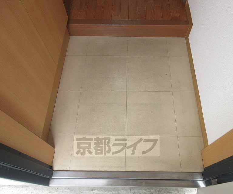 玄関　来客にも安心のスペースです