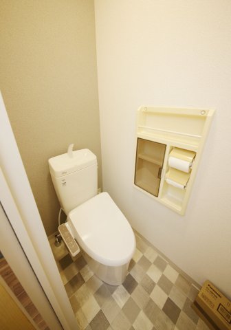 トイレ　別部屋同間取りのお写真となります。参考にご覧くださいませ。現