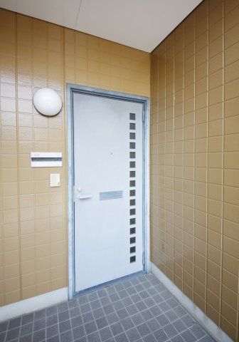 玄関　別部屋同間取りのお写真となります。参考にご覧くださいませ。現