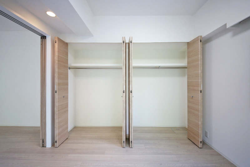 収納　【居室６．０帖】二面あるクローゼット