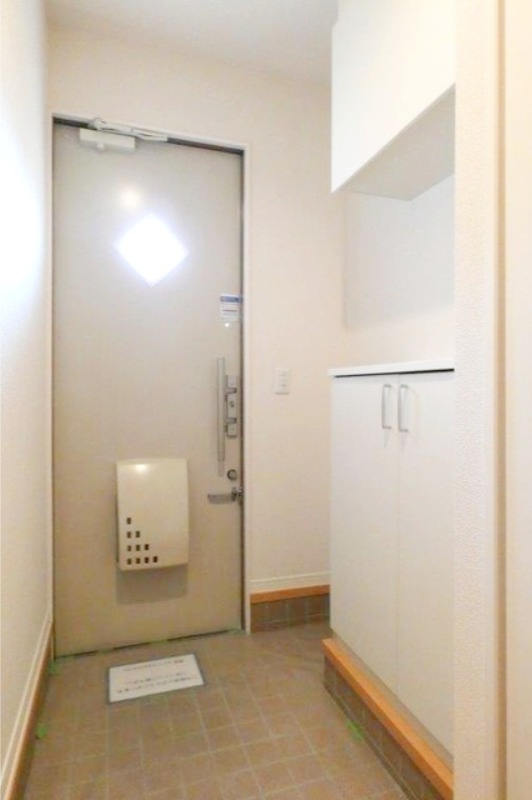 玄関　図面と現状に相違がある場合には現状を優先