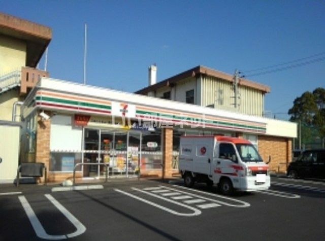 コンビニ　セブンイレブン新宿通６丁目店（コンビニ）まで129m