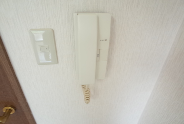 セキュリティ　モニター付きインターホンに交換済