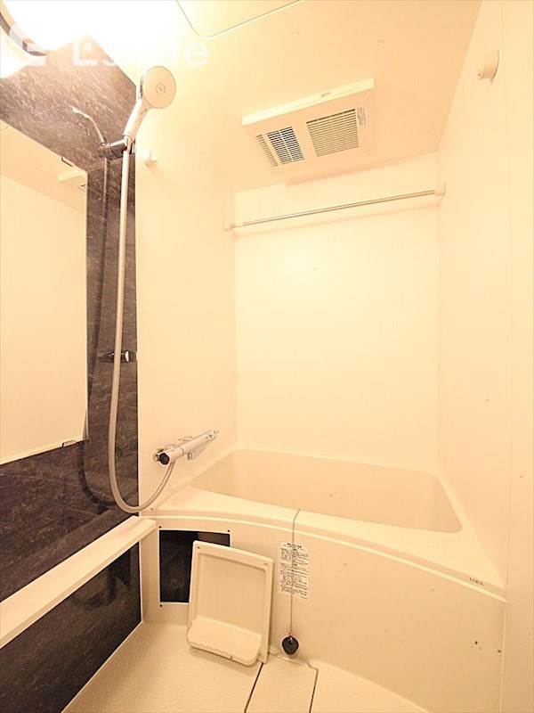 バス・シャワールーム　バスルーム