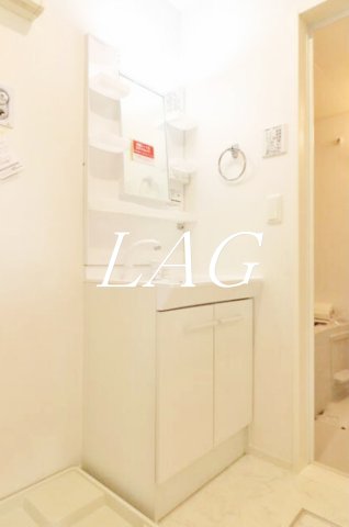 洗面設備　独立洗面台です。