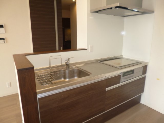 キッチン　３口IHコンロ付システムキッチン