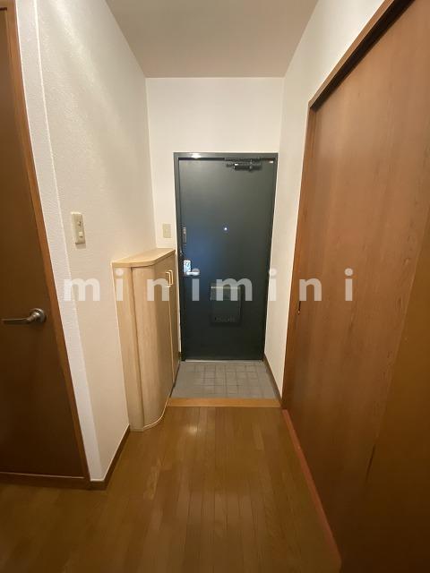 玄関　※写真は別号室のものですので現状優先とさせていただきます