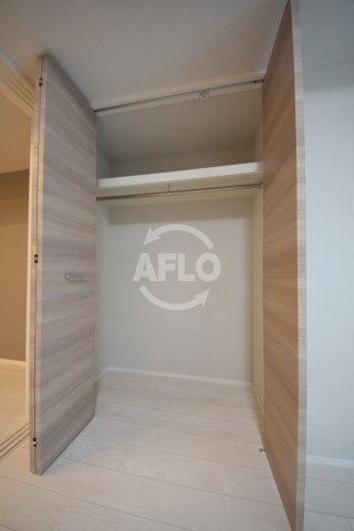 収納　リアライズ天満橋　クローゼット