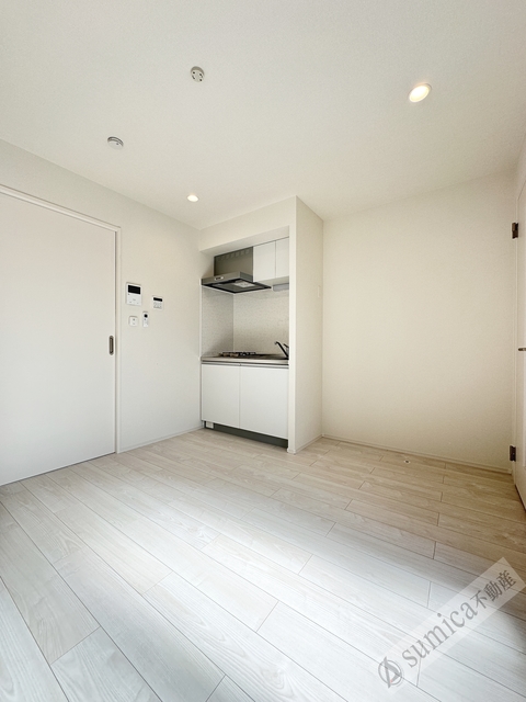 居室・リビング　ホワイトベースで明るいお部屋♪