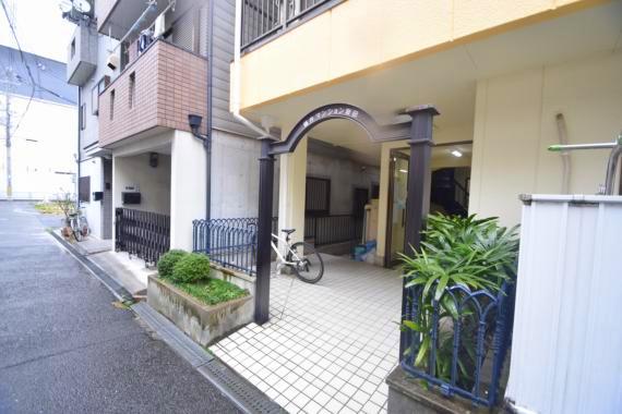 エントランス　綺麗なエントランスですね。