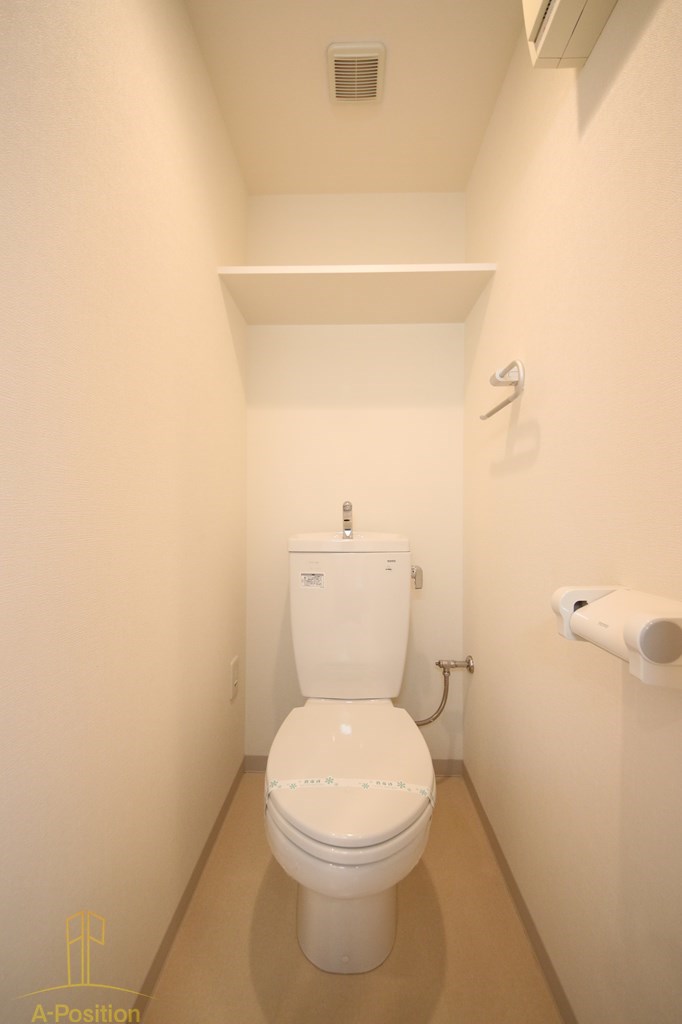 トイレ　プレサンス心斎橋ラヴィ