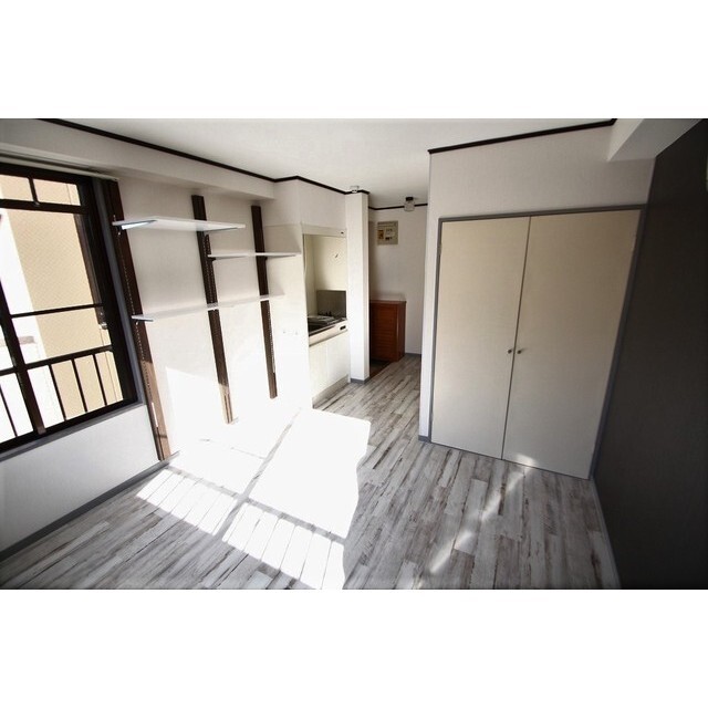 居室・リビング　飾り棚付き