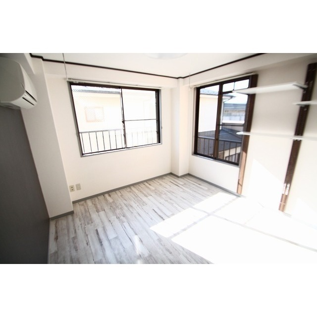 居室・リビング　２面採光