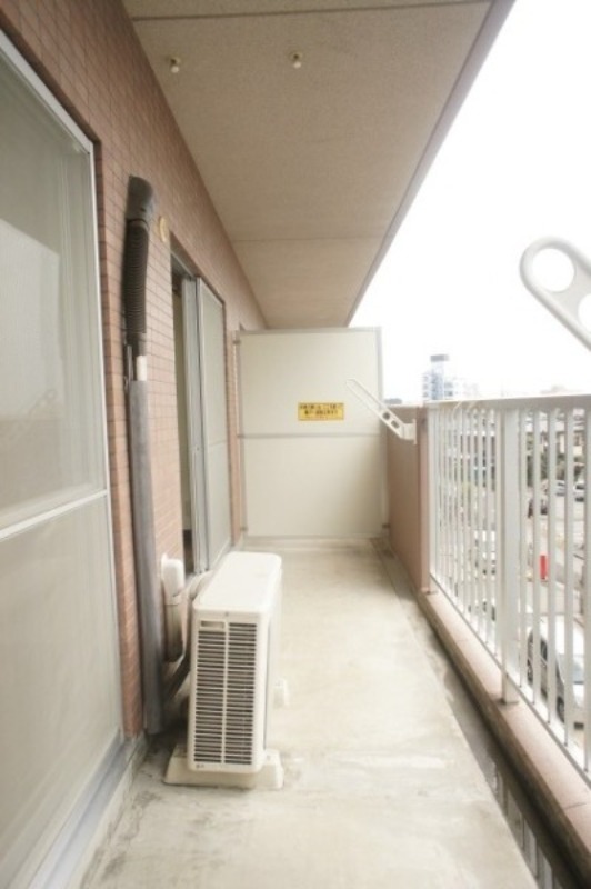 バルコニー　図面と現状に相違がある場合には現状を優先