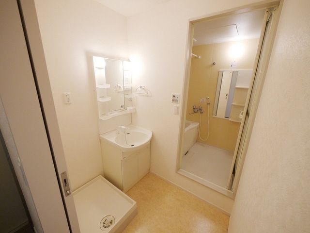 洗面設備　★洗面台と洗濯機置場★