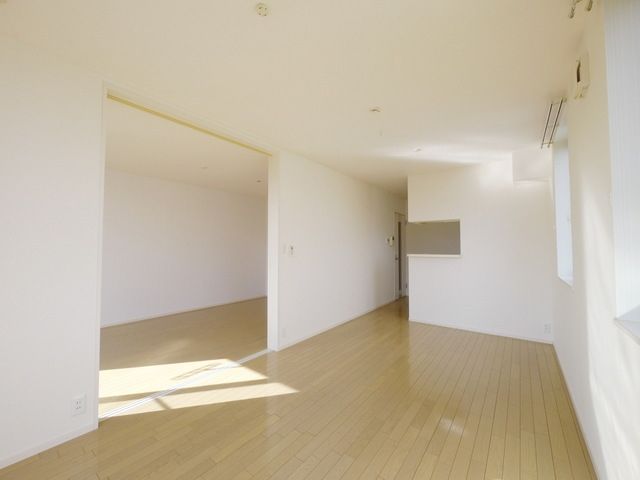 居室・リビング　★リビング広々★