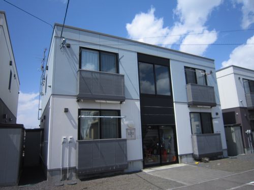 建物外観　陽当たり良好です♪