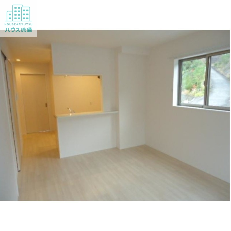 居室・リビング　※別号室の写真です