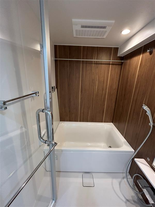 バス・シャワールーム　※類似タイプ（202号室）参考写真です