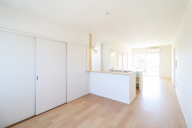 居室・リビング　エアコンが設置されています