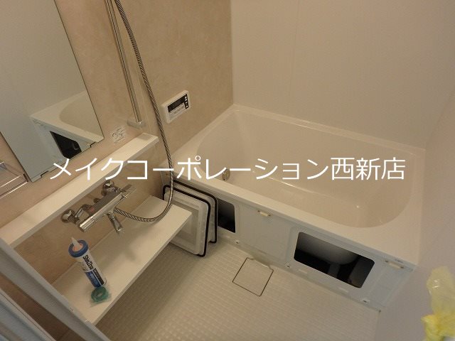 バス・シャワールーム　※工事中の写真