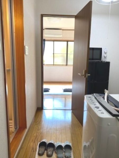 玄関　同じ間取りの別部屋の写真です