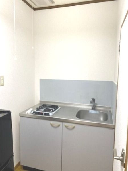 キッチン　同じ間取りの別部屋の写真です