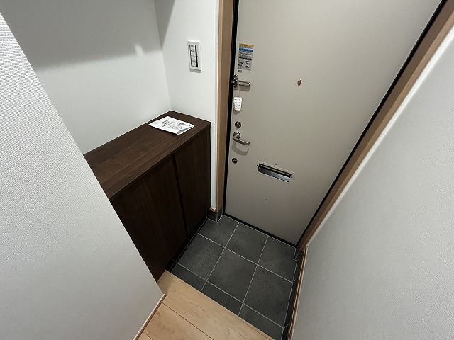 玄関　シューズボックス、収納棚付　玄関