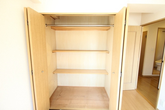 収納　※同物件別部屋の写真です。