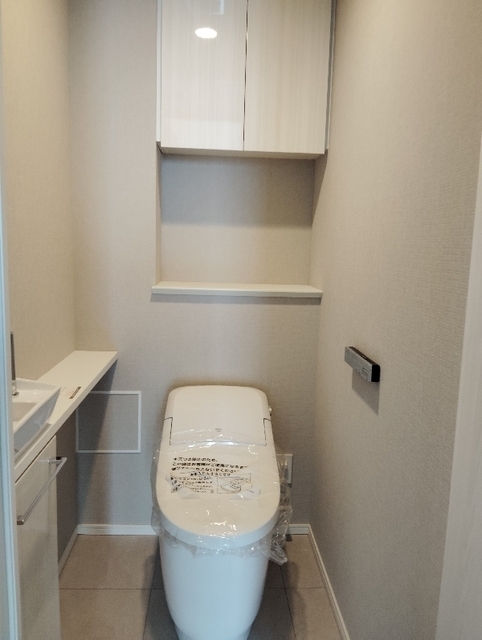 トイレ　手洗いカウンター付