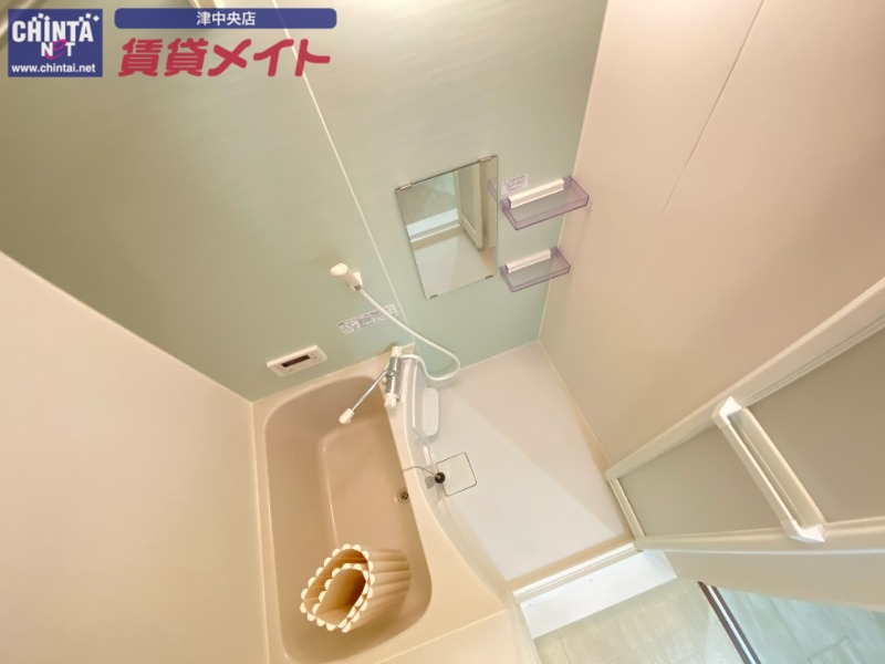 バス・シャワールーム　※同一物件別部屋写真