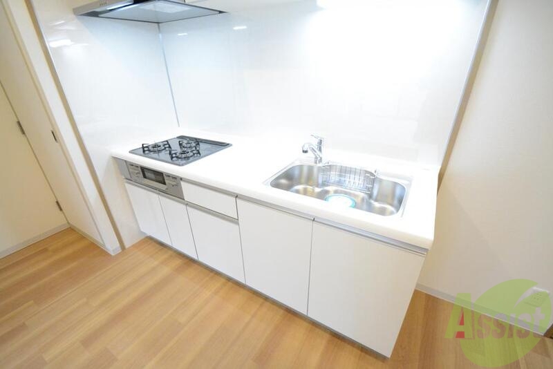 キッチン　白を基調としたキッチンです。