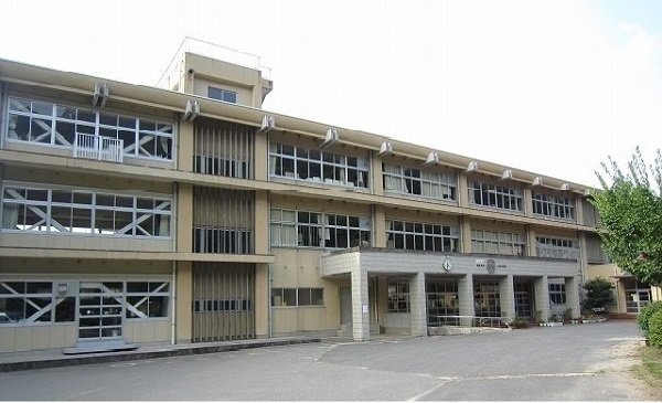 小学校　八雲小学校（小学校）まで2100m