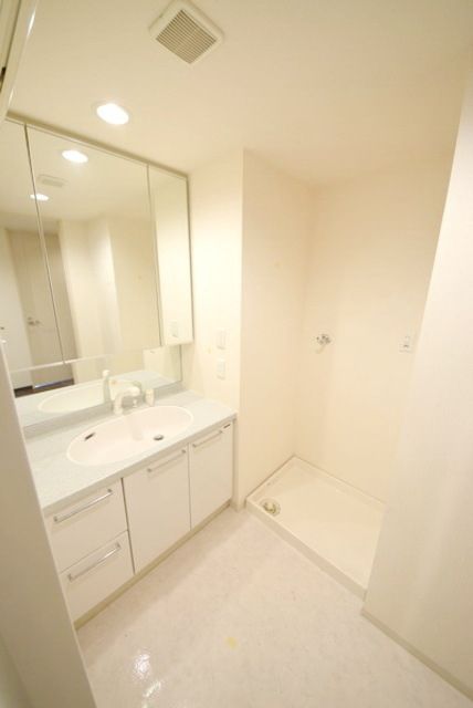 洗面設備　広い洗面スペース