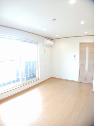 居室・リビング　こちらのリビングで趣味の時間をお楽しみください