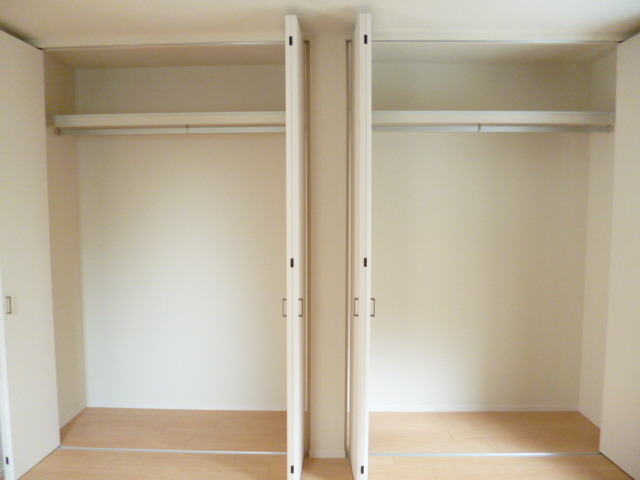 収納　★壁一面のクローゼット★