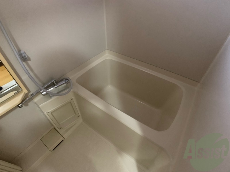 バス・シャワールーム　コチラで日々の疲れを癒し、リラックスしてください